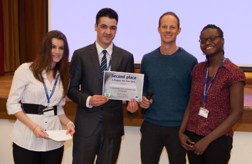 Dan presents the Wandsworth Young Dragons 2014 Award